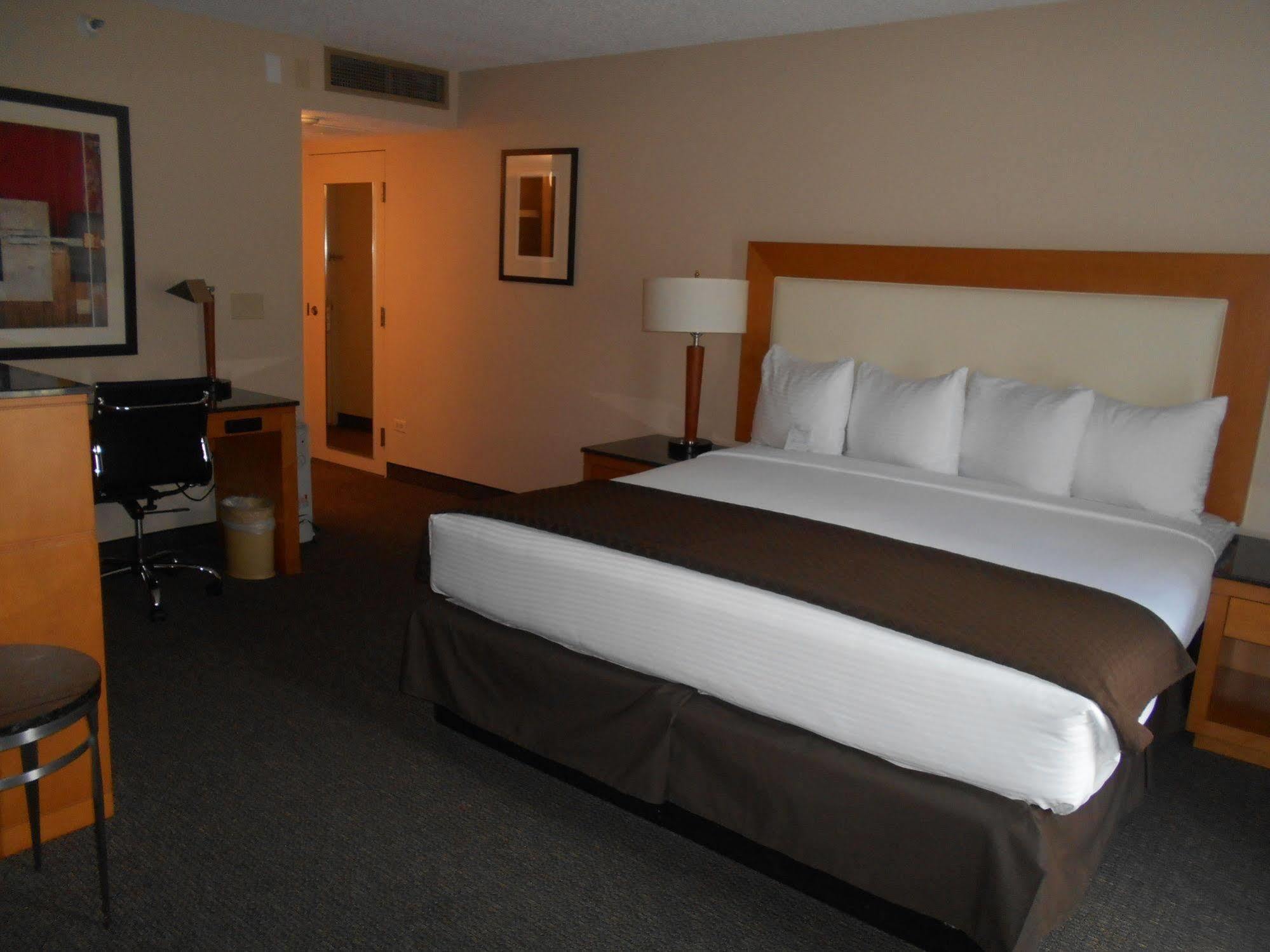 Red Lion Inn & Suites Olympia, Governor Hotel Экстерьер фото