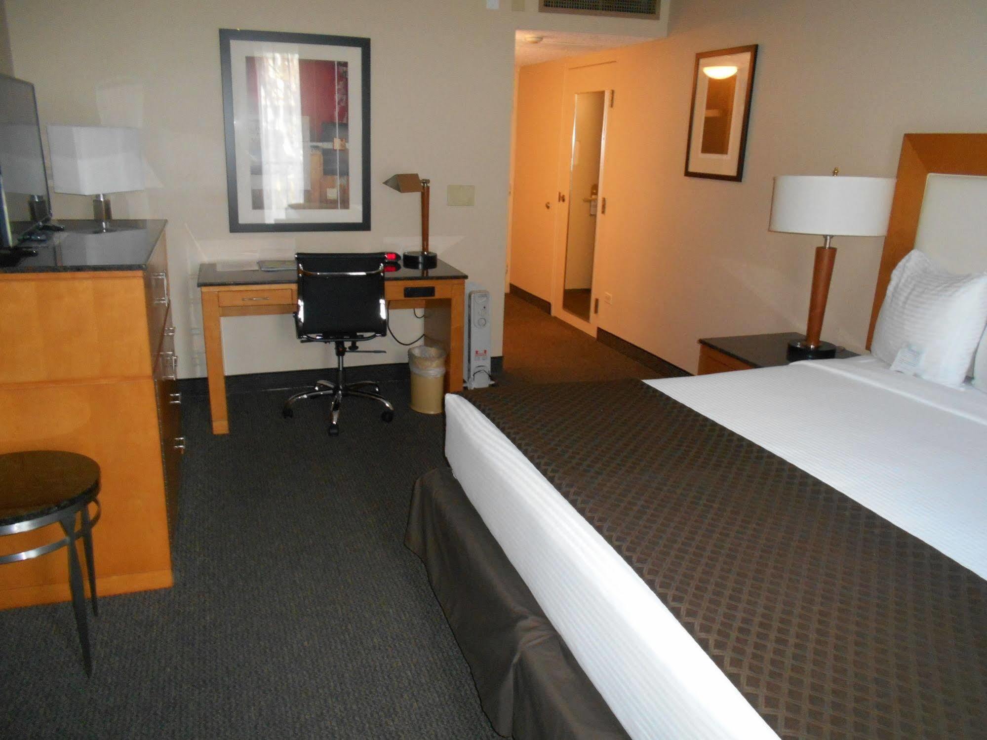 Red Lion Inn & Suites Olympia, Governor Hotel Экстерьер фото